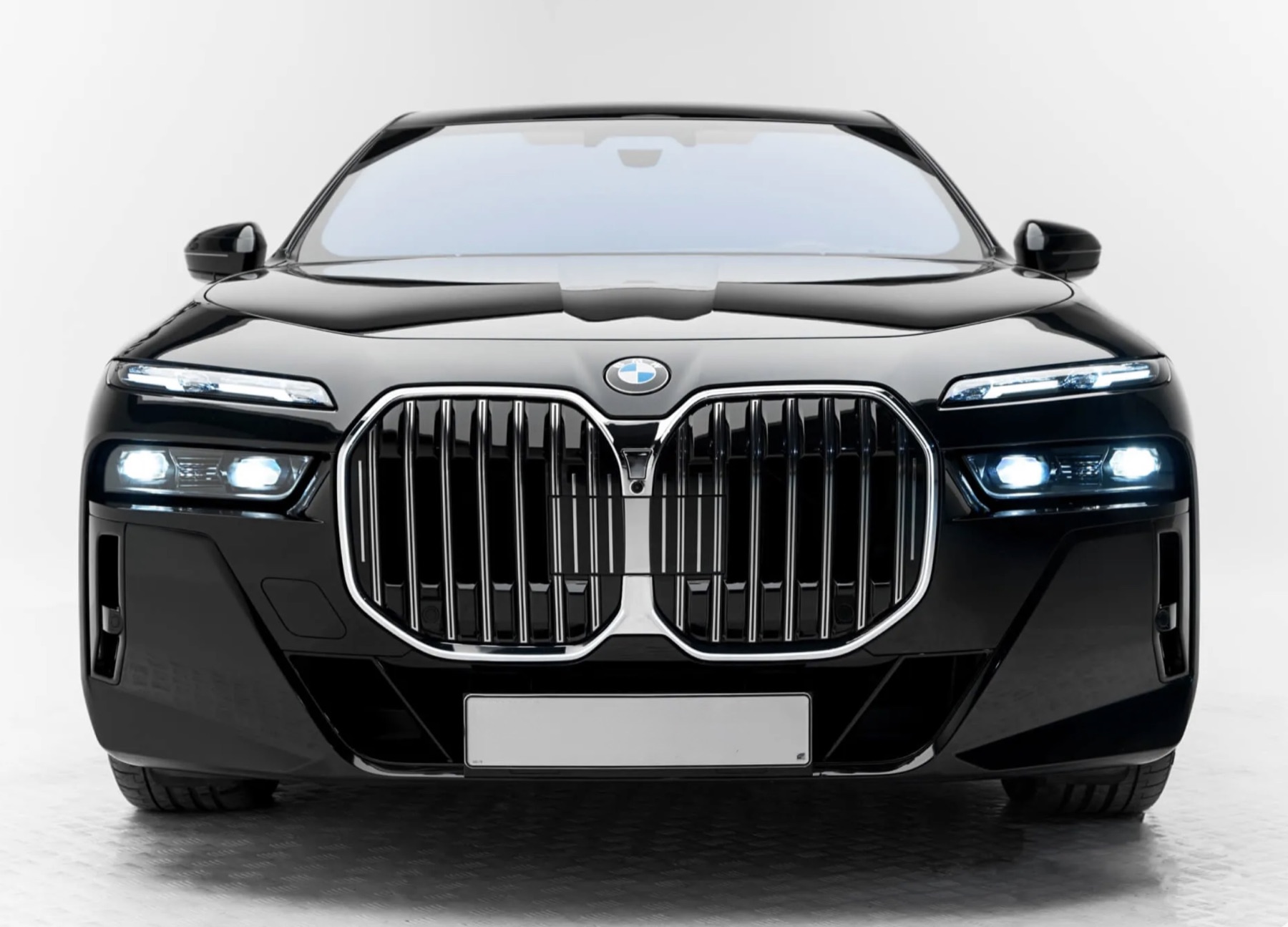 BMW 740i front view