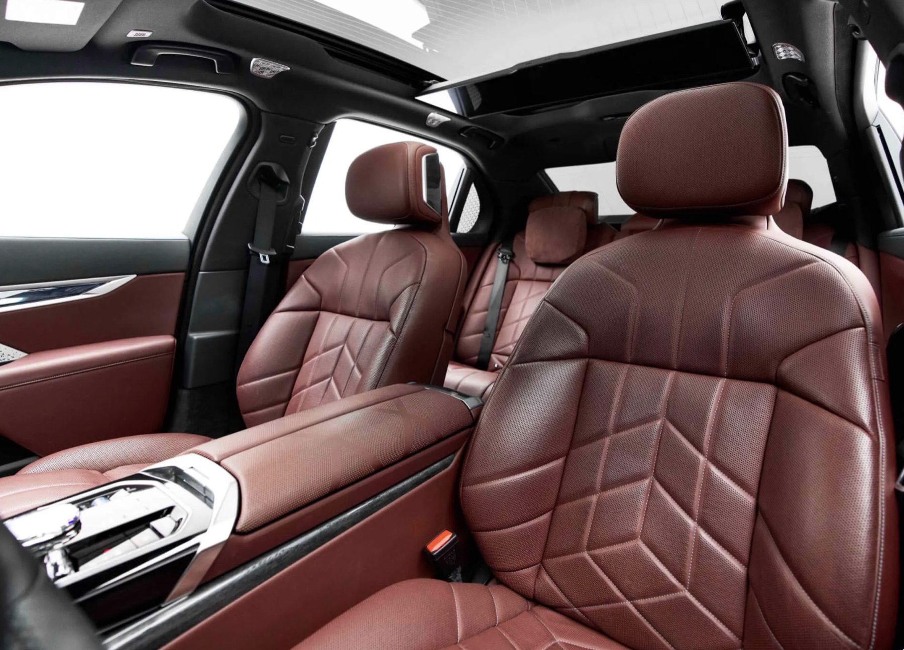 BMW 740i cockpit details