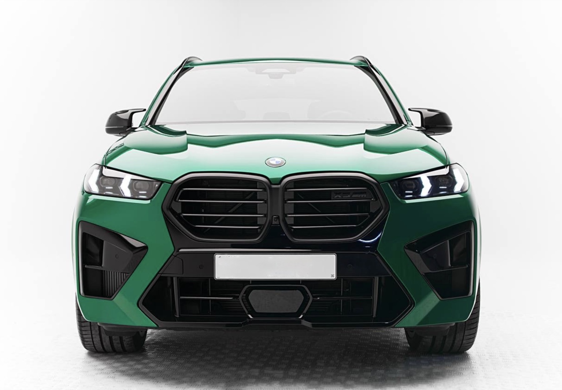 BMW X5 Competition front view