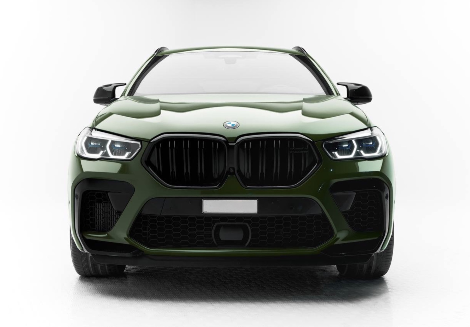 BMW X6M Competition front view