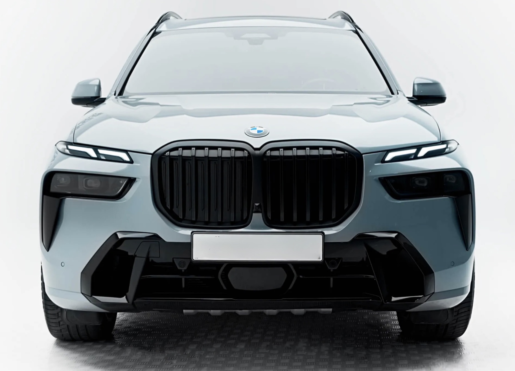 BMW X7 front view