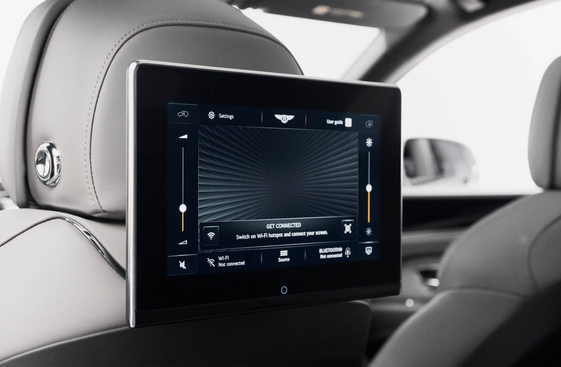 Bentley Bentayga steering wheel interior