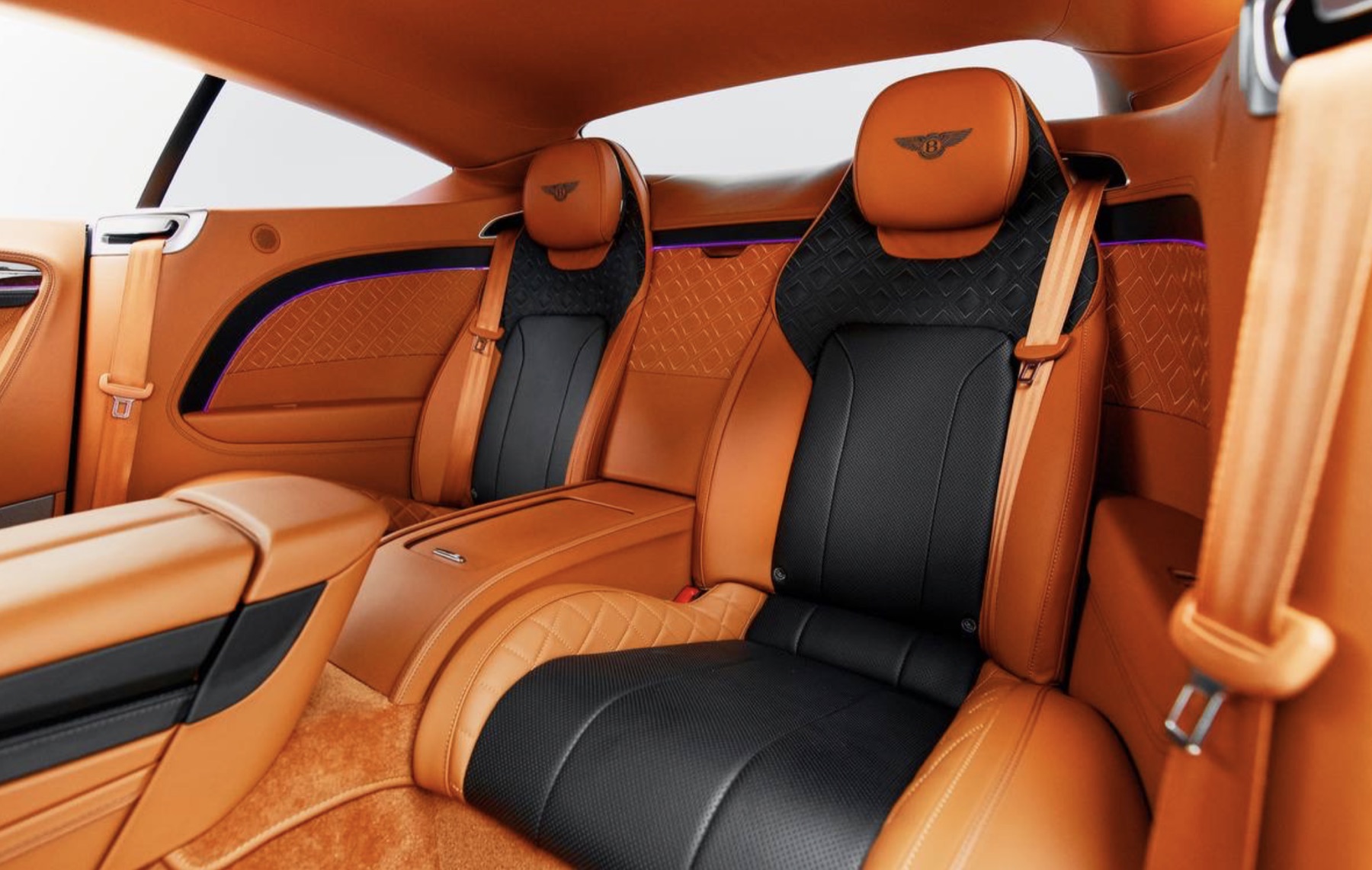 Bentley GT cockpit details