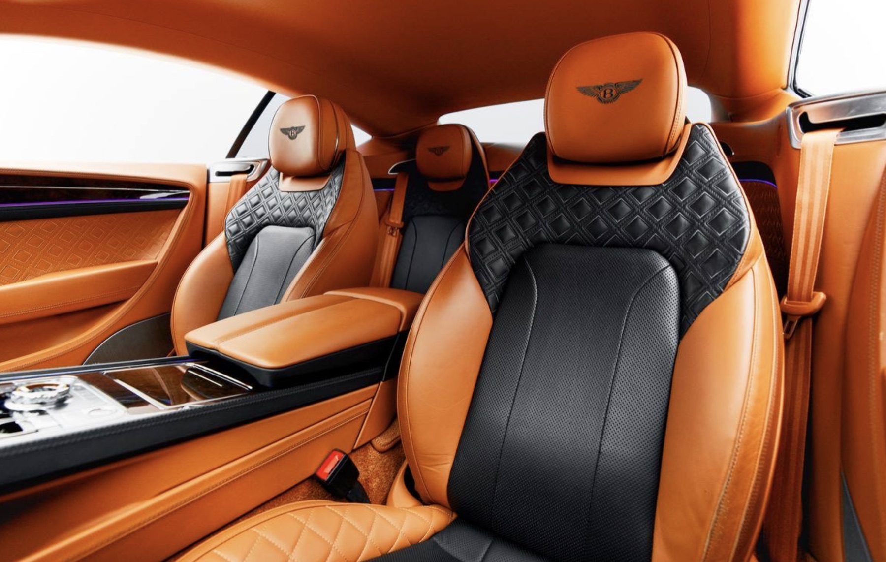 Bentley GT steering wheel interior