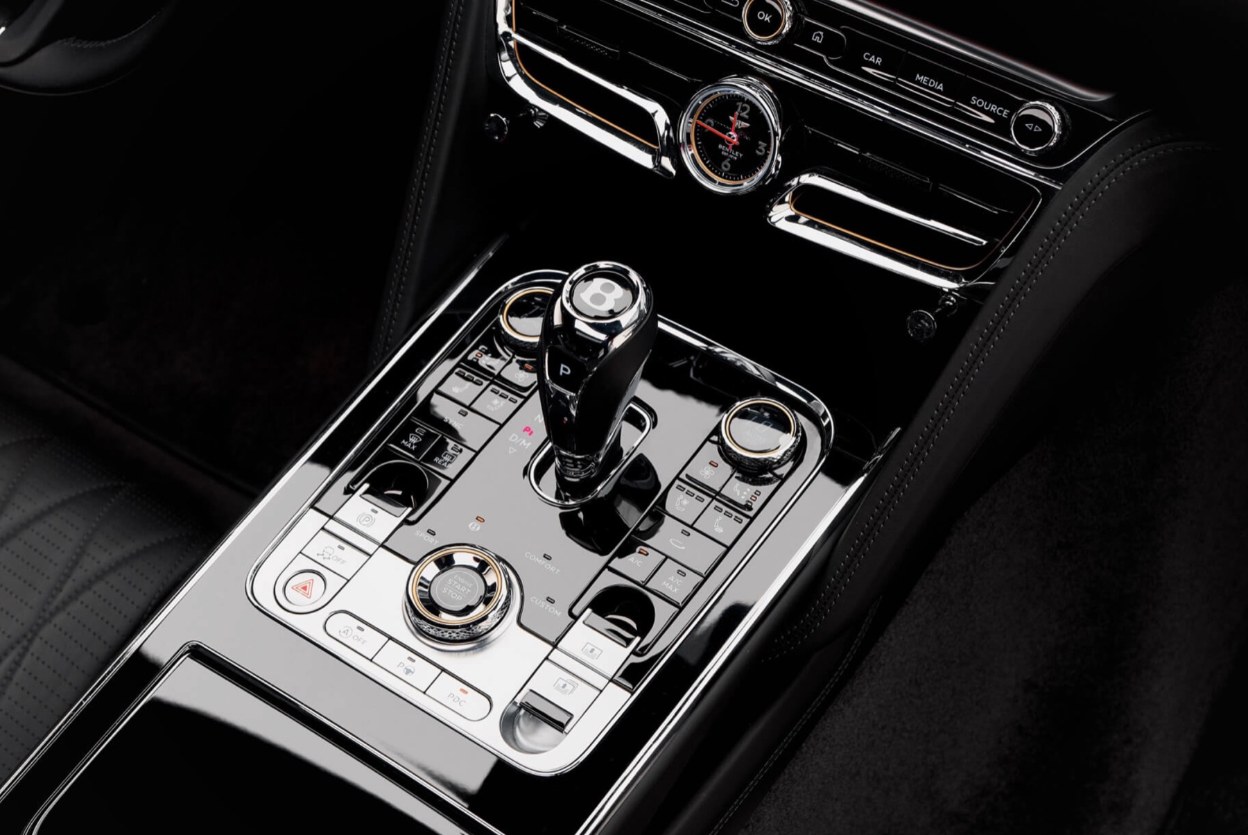 Bentley Flying Spur cockpit details