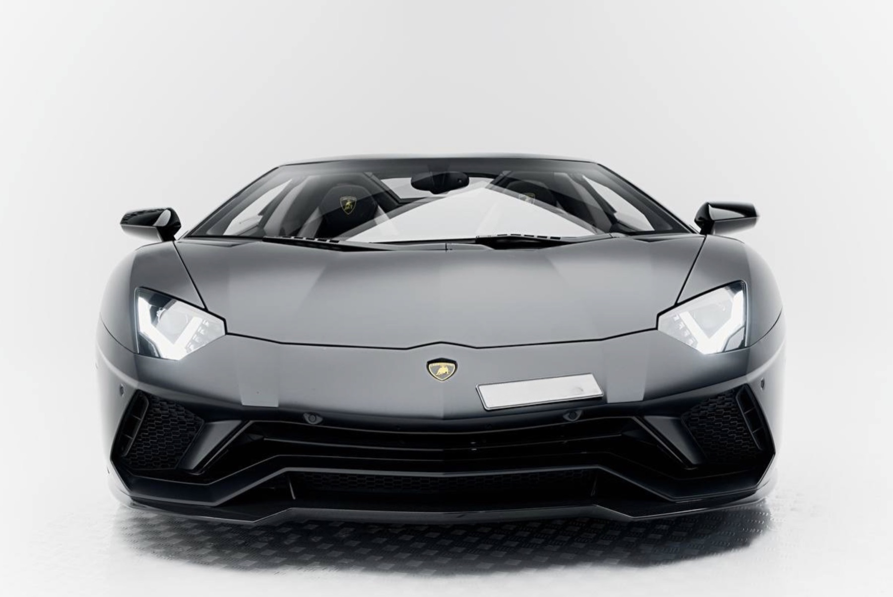 Lamborghini Aventador SV front view