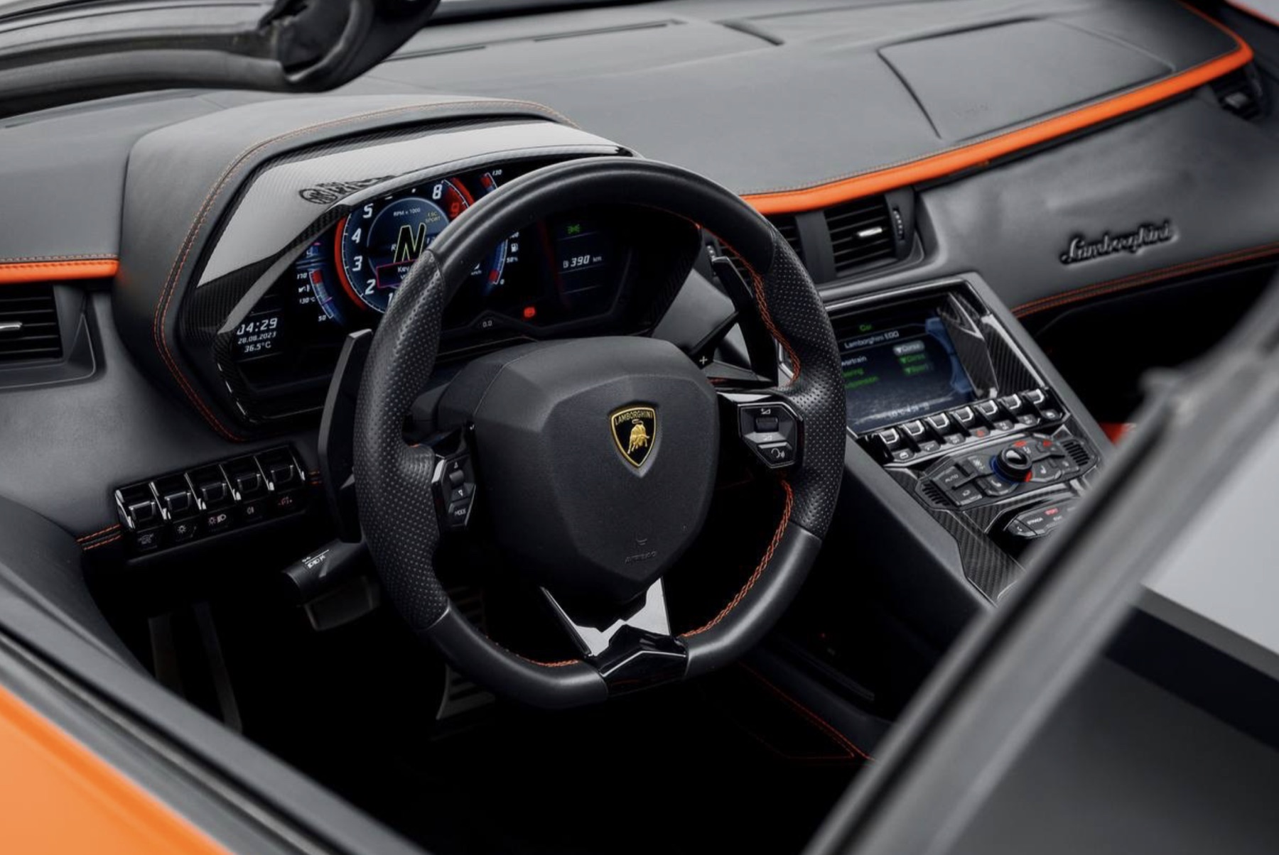 Lamborghini Aventador SVJ Orange side profile