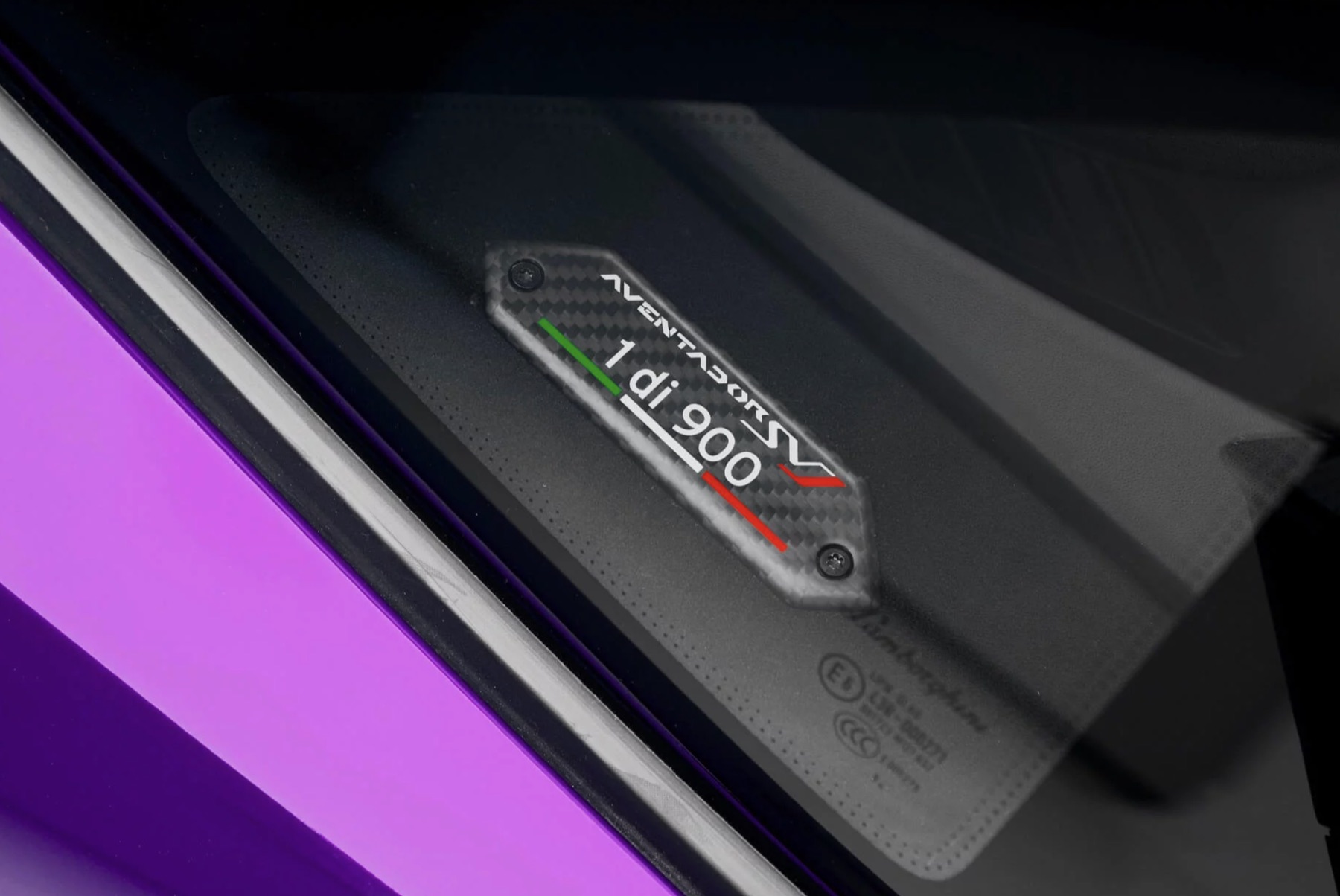 Lamborghini Aventador SVJ wheel details