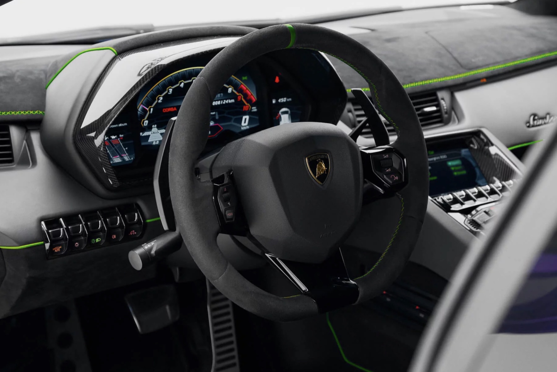 Lamborghini Aventador SVJ interior overview