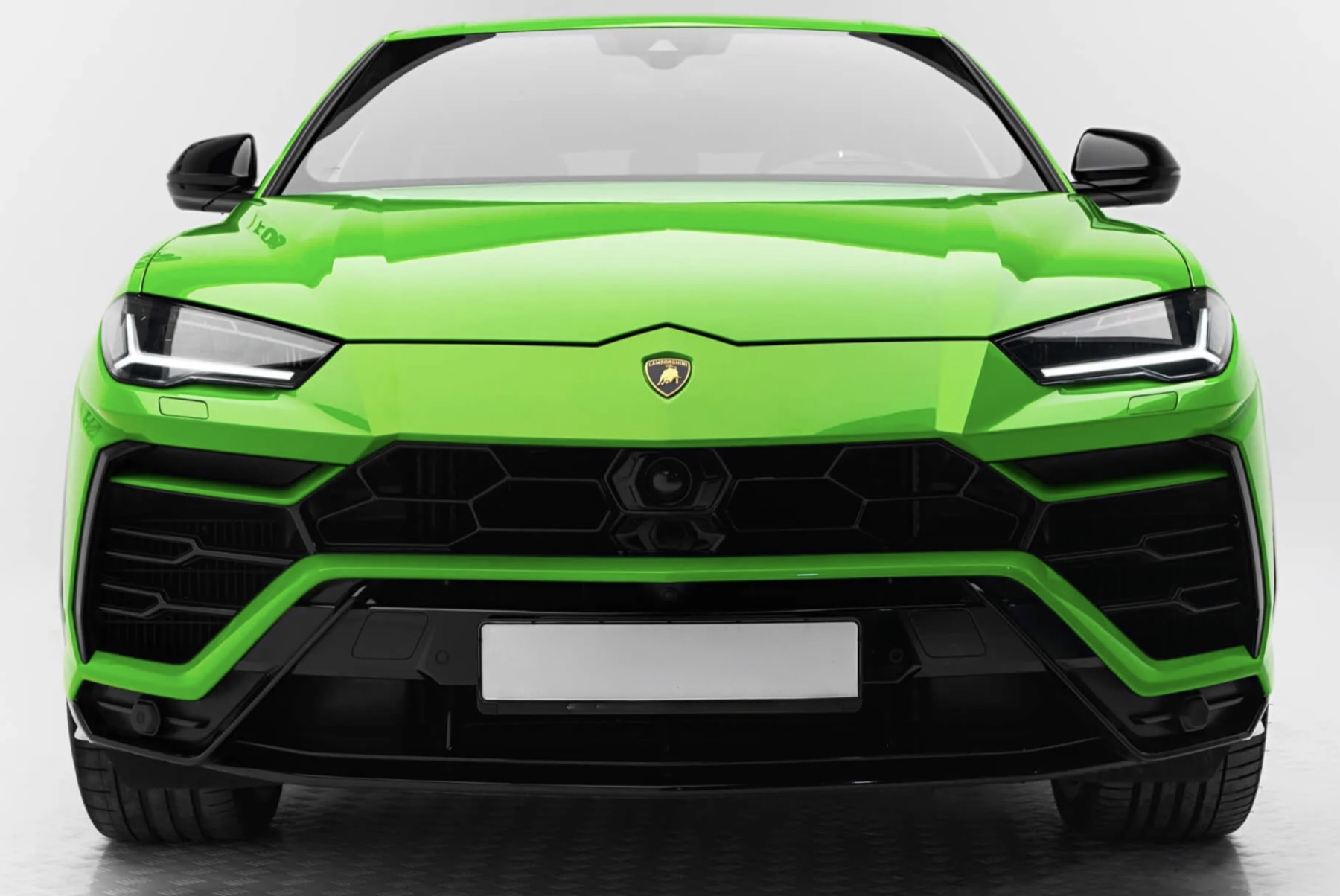 Lamborghini Urus front view