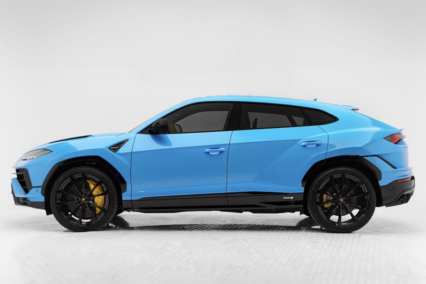 Lamborghini Urus S front view