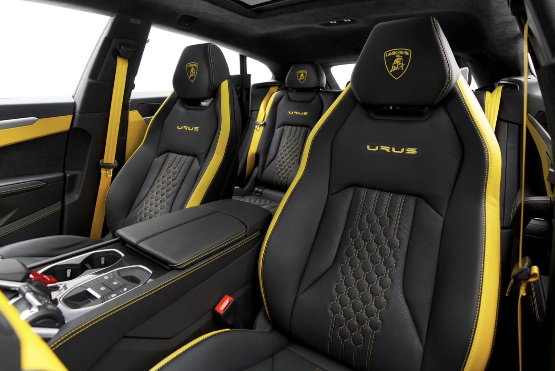 Lamborghini Urus S interior details