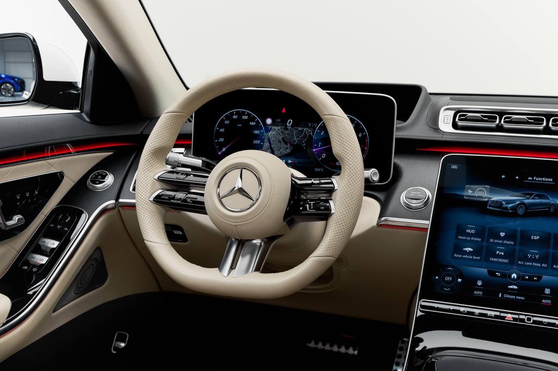 Mercedes-Benz S500 White steering detail