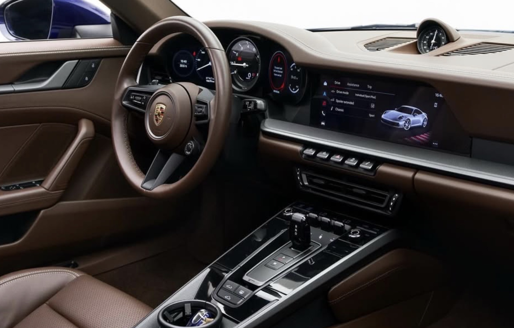 Porsche 911 Carrera Experience interior overview
