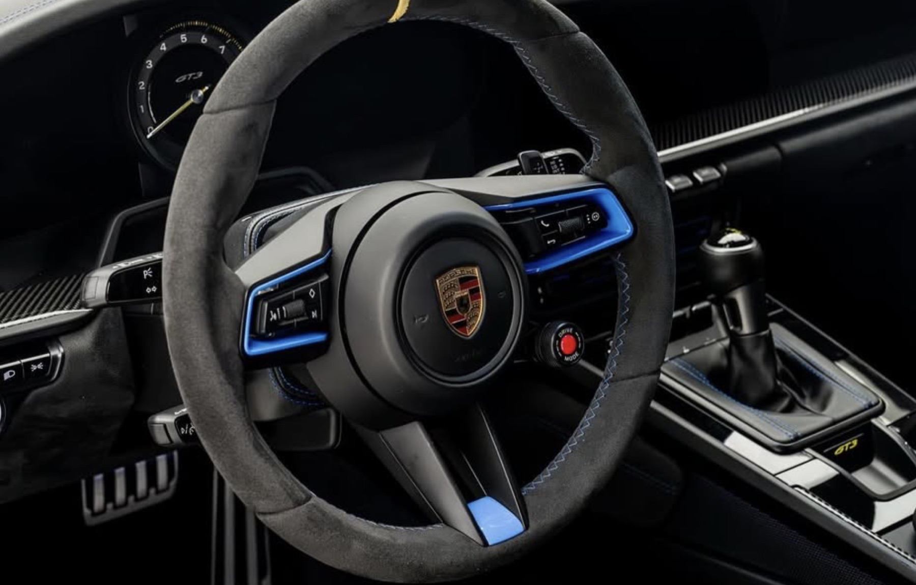 Porsche 911 GT3 Experience steering wheel details