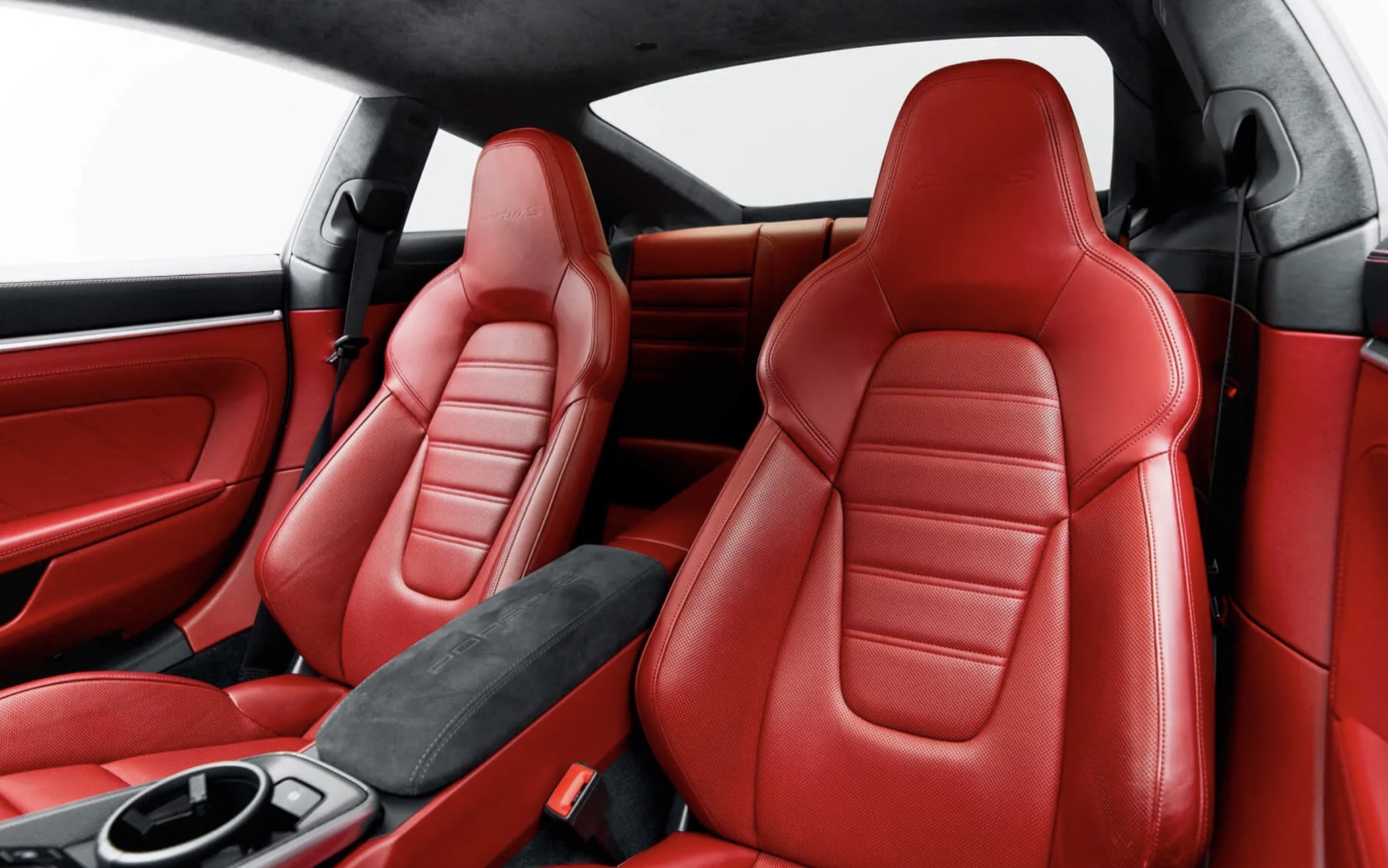 Porsche 911 Turbo S performance seats