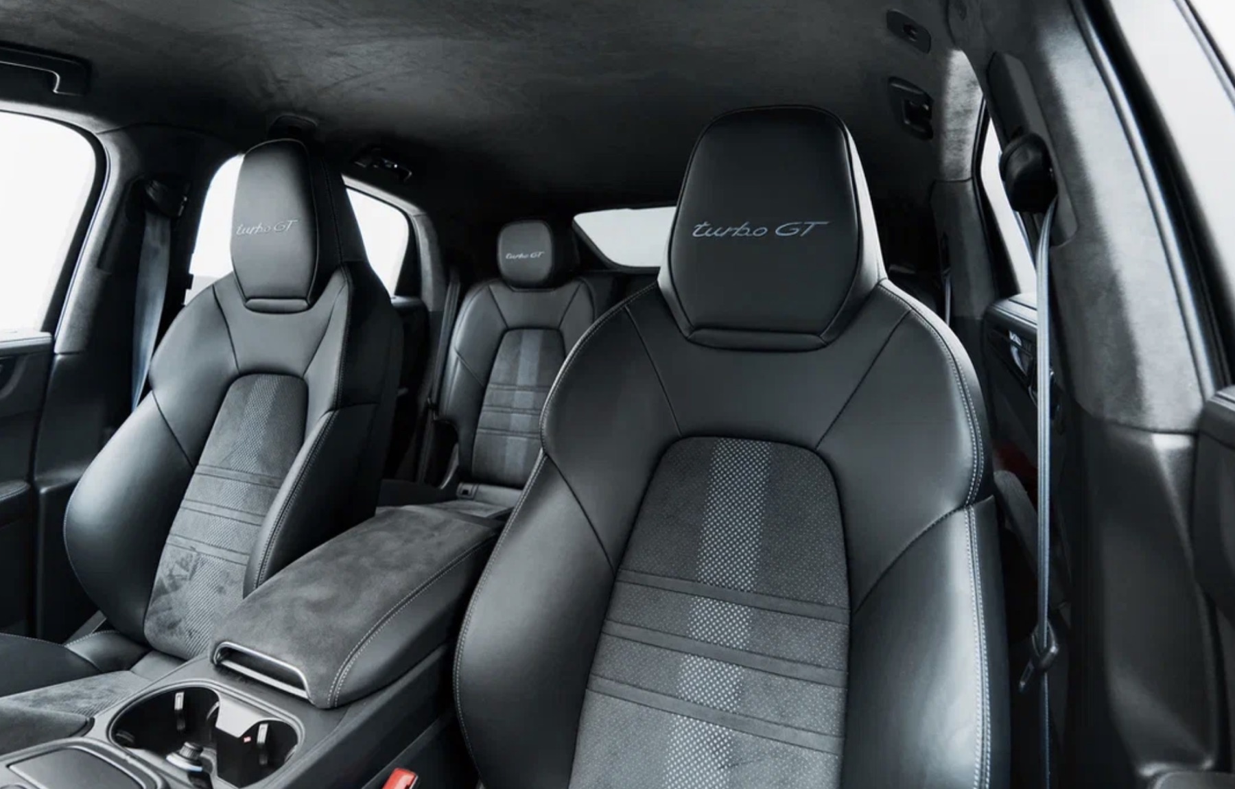 Porsche Cayenne Turbo GT seats details