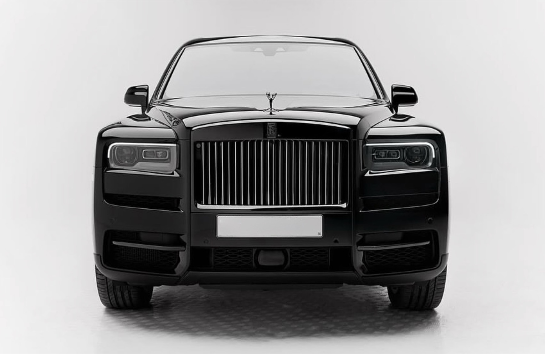 Rolls-Royce Cullinan front view