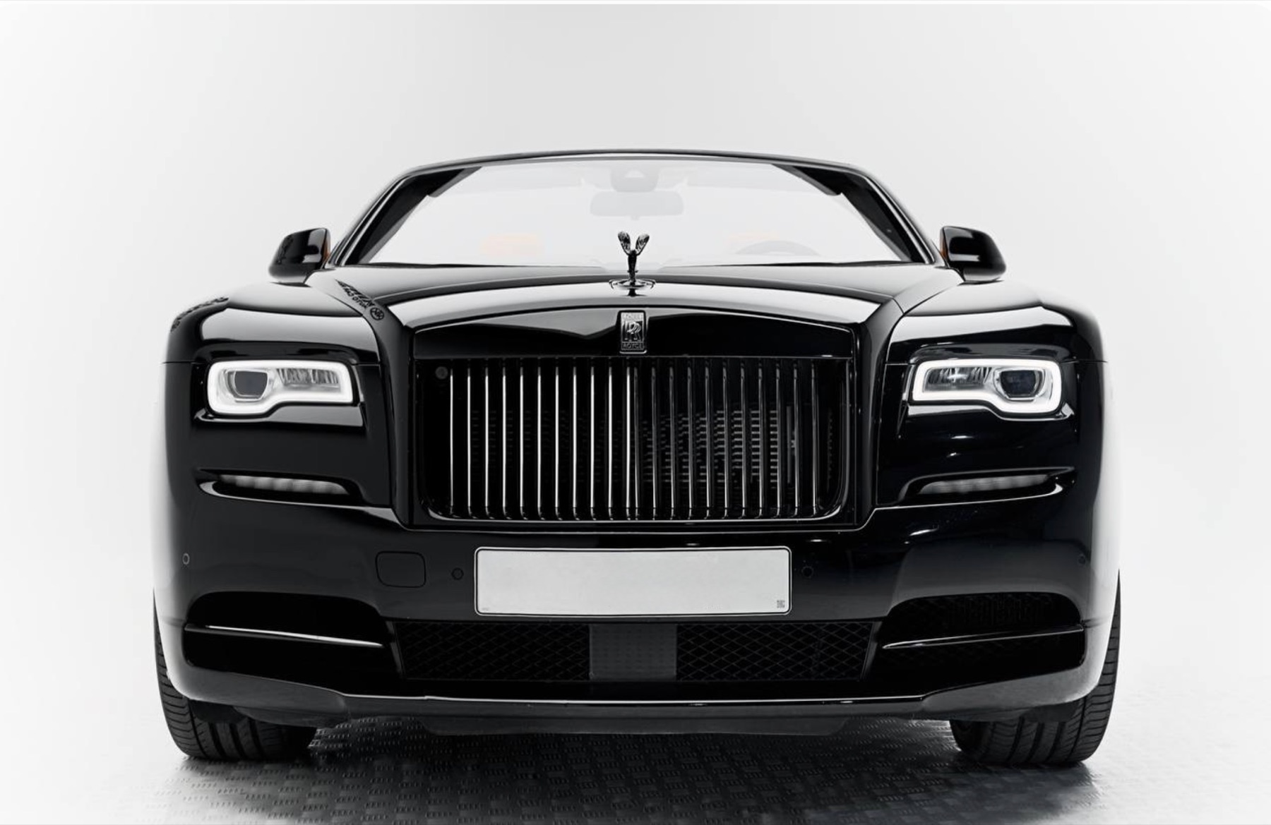 Rolls-Royce Dawn front view