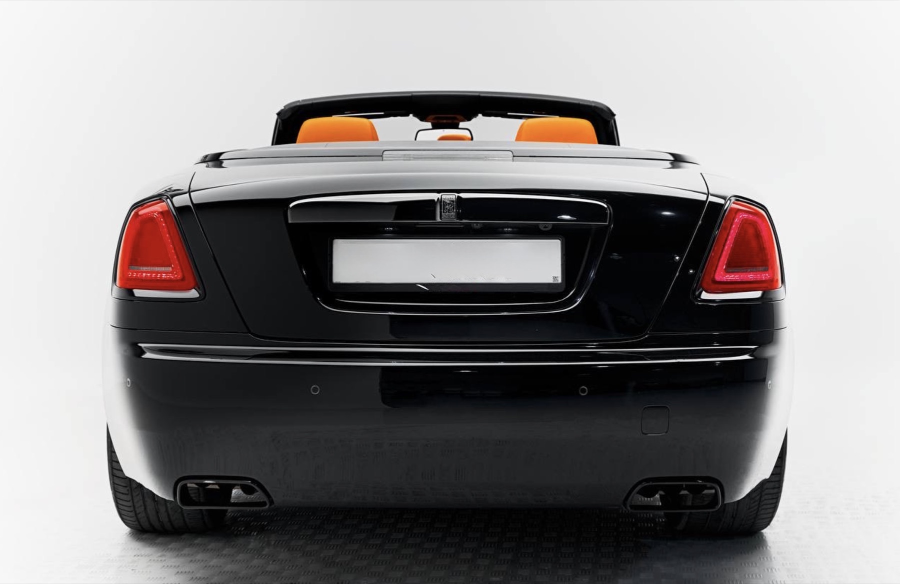 Rolls-Royce Dawn rear view