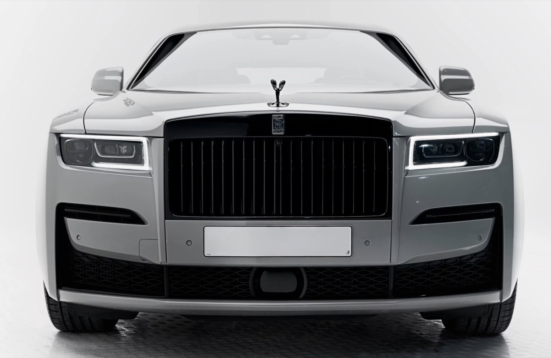 Rolls-Royce Ghost V front view