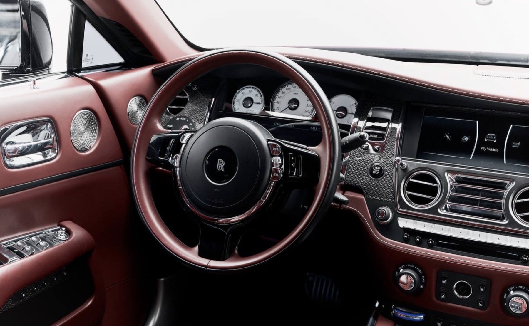 Rolls-Royce Wraith side profile