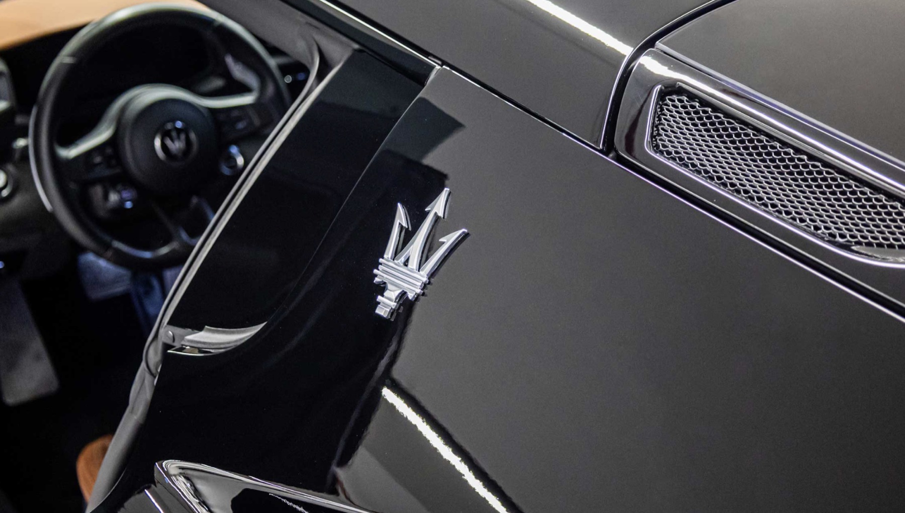 Maserati MC20 detail view
