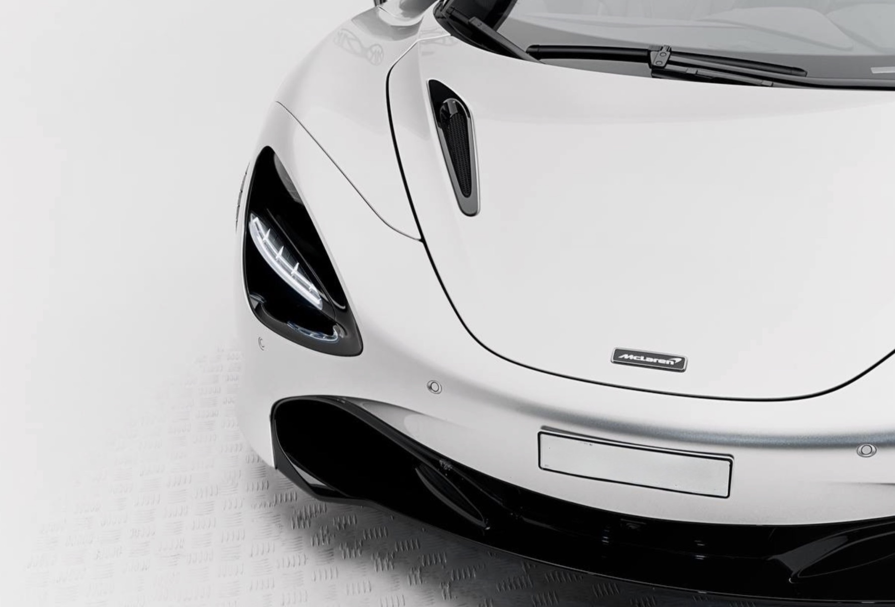 McLaren 720S doors view