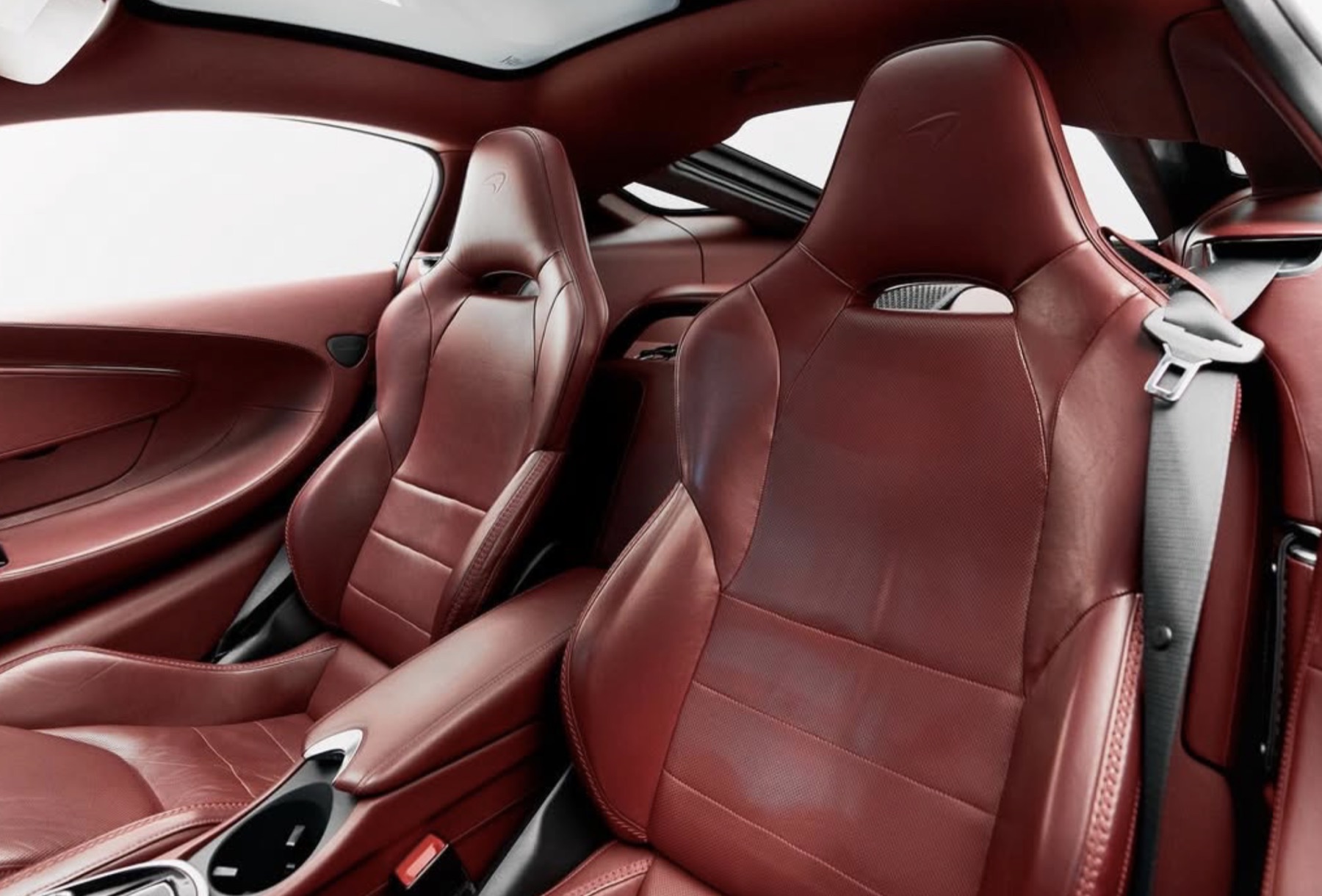 McLaren GT detail view