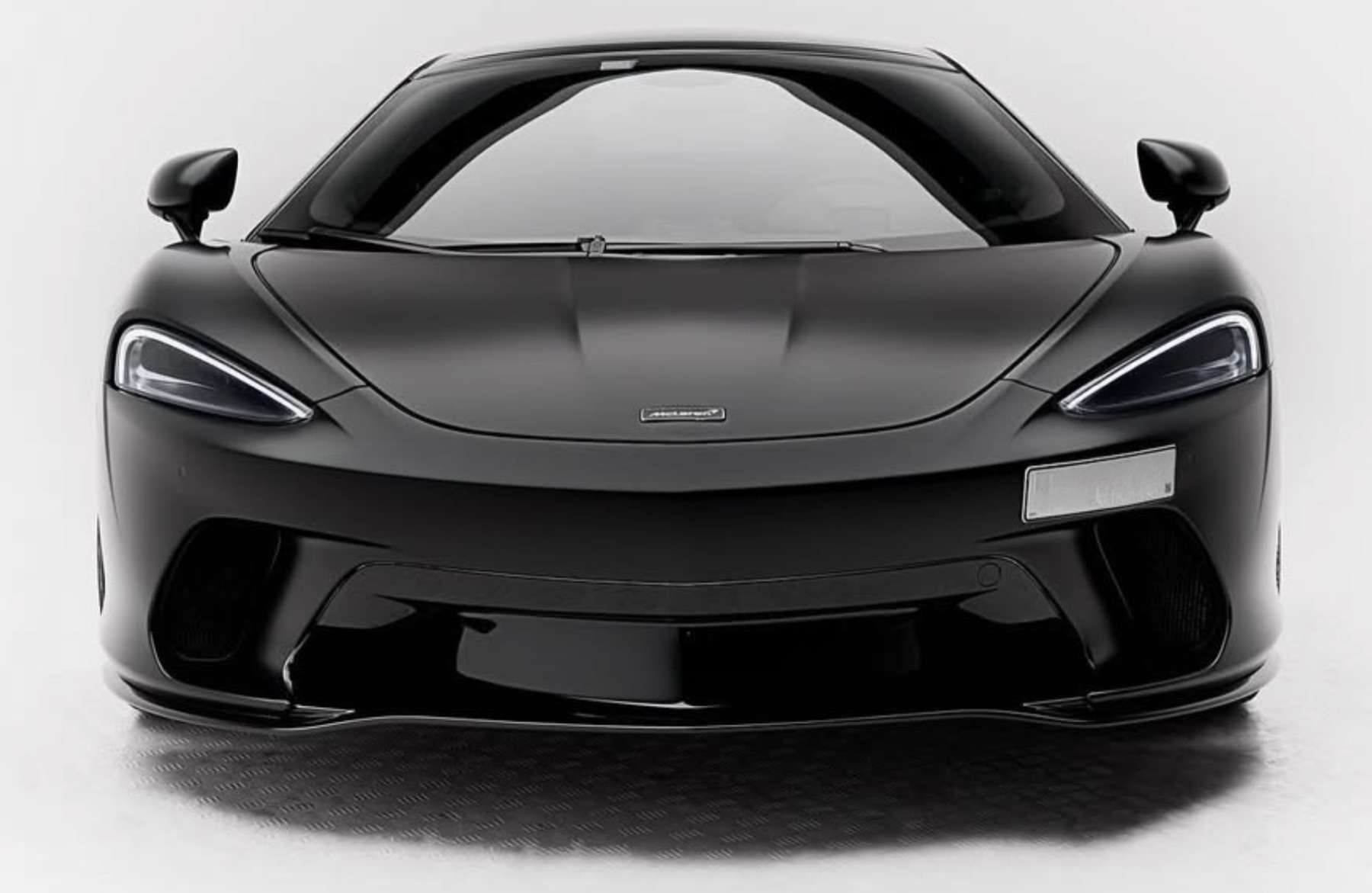 McLaren GT side view